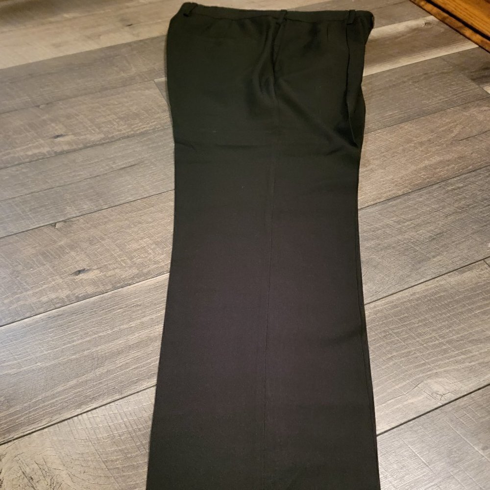 Haggar Men's Pleated Front Dress Pants - Cuffed hem.  Black.  Size 34 x 32